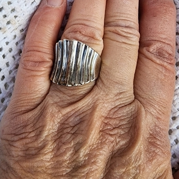 Vintage Unisex Convex  Sterling‎ Ring  9 - Picture 1 of 8